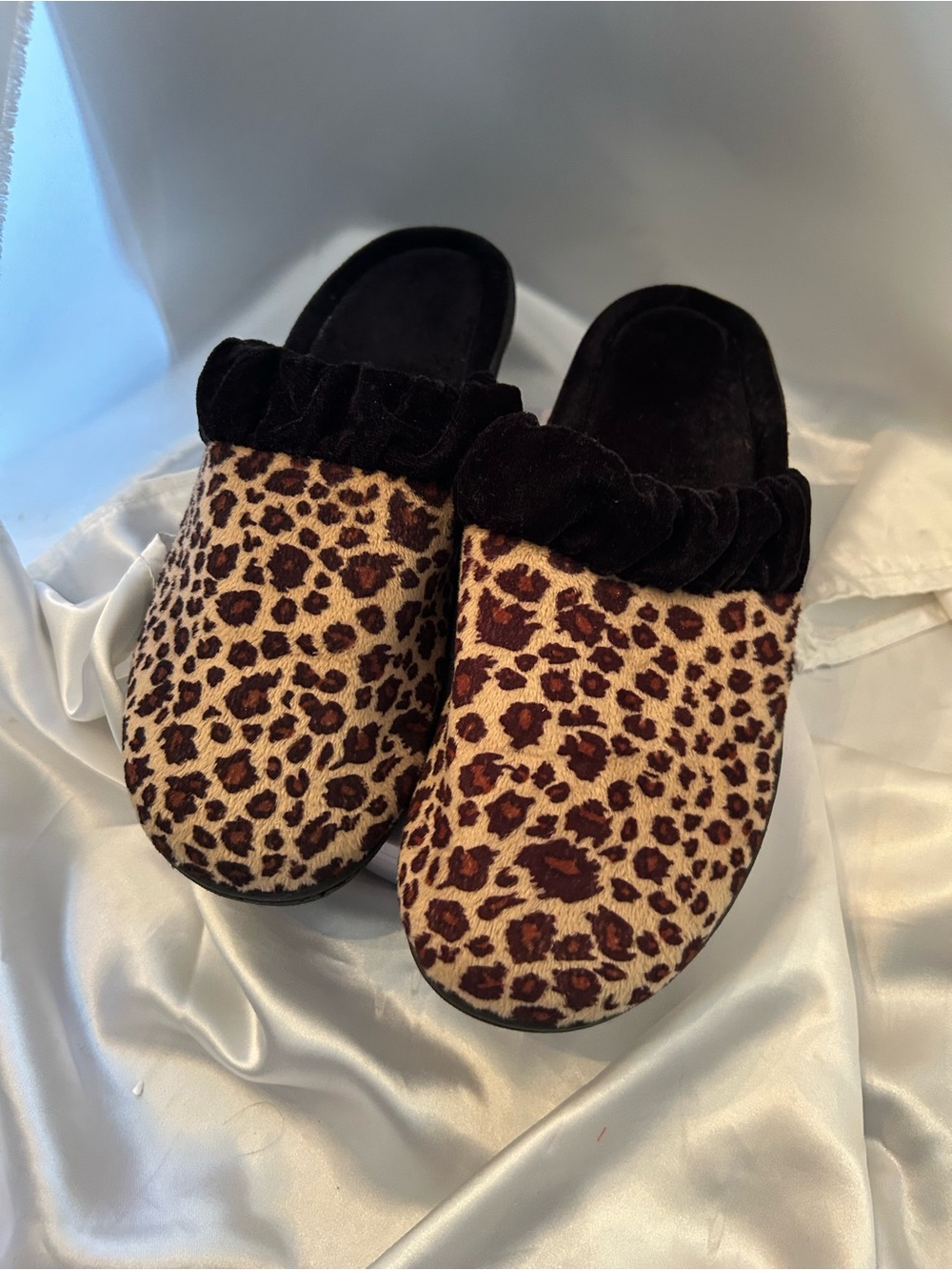 Isotoner Leopard Print Slip-On Women’s Slippers - Black Trim